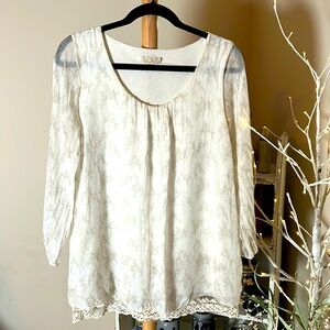 GUISY 100% Silk and lace gorgeous blouse, balloon sleeves, sheer, lined, flowy.